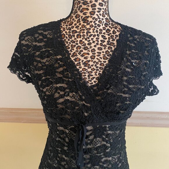 Ann Taylor Women's Black Lace Beaded Cap Sleeve Top Lined K6 - Picture 2 of 4